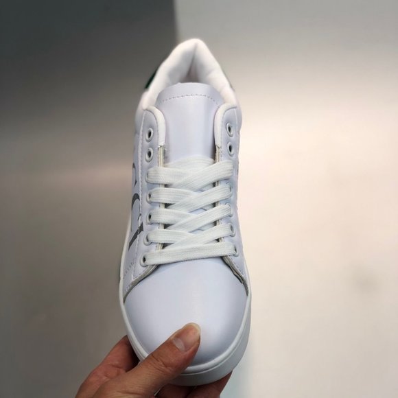 NEWGucci leather board shoes small white shoes